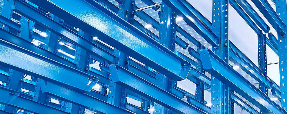 Schwerlastregale in blau