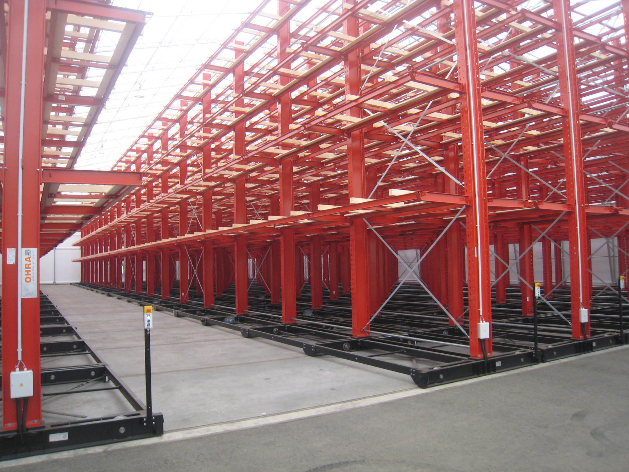 Mobile cantilever racking system